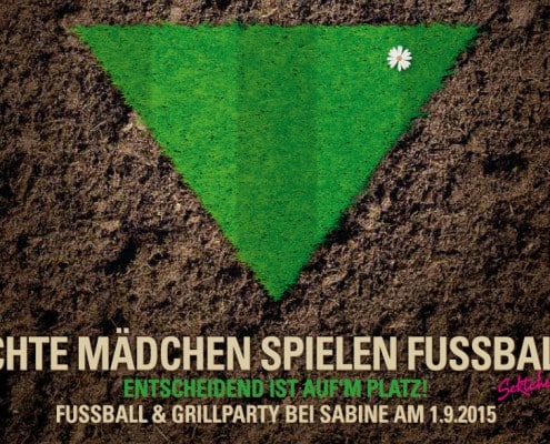 Einladungskarte : Frauenfussball! Echte Mädchen spielen Fussball! Einladung zur Gartenparty